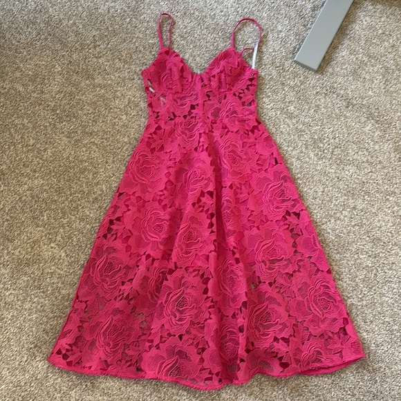 LOVERS AND FRIENDS Angela Midi Dress in Hot Pink size XXS - Picture 5 of 10